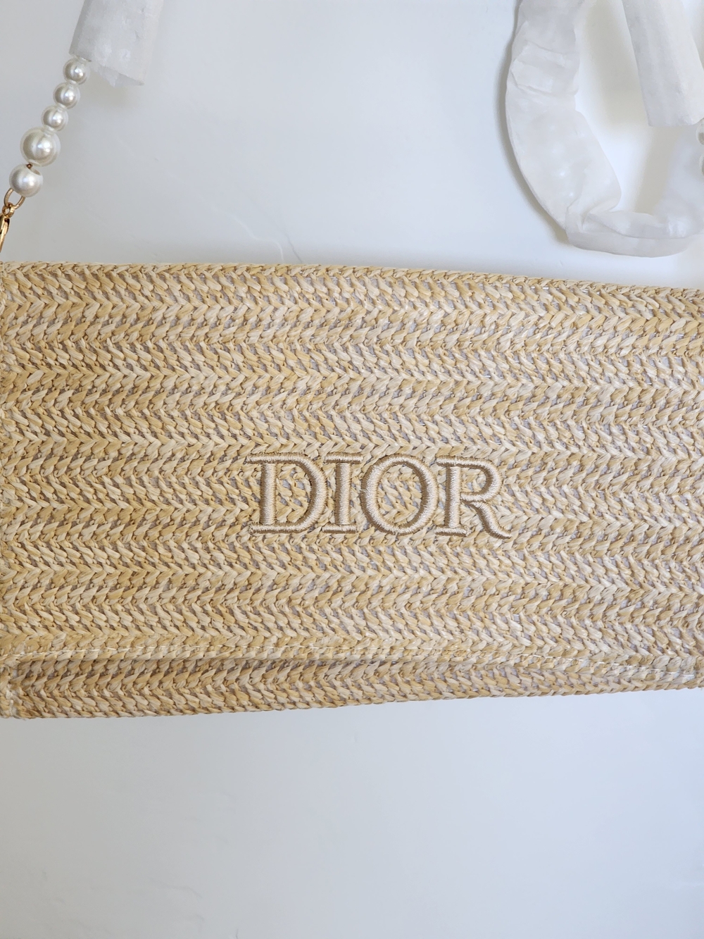 Straw Crossbody Bag in Natural